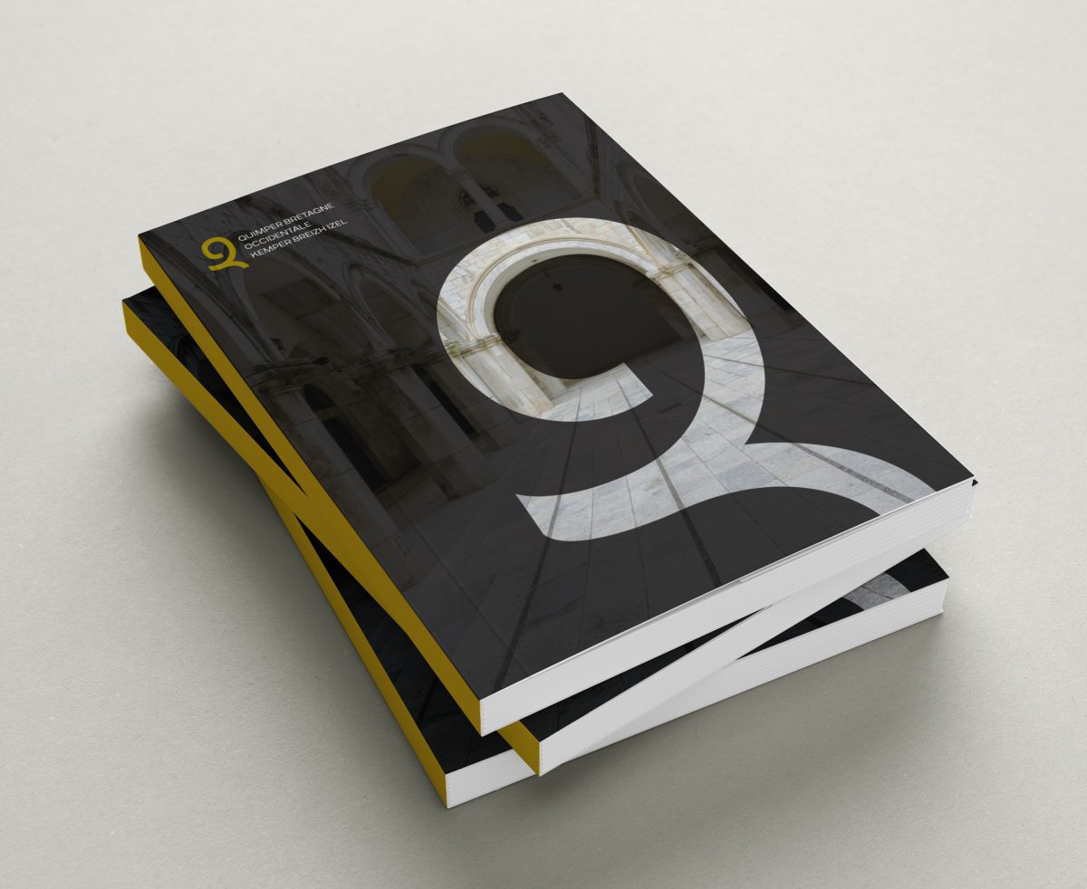 Book / Brochure - B6 -  Mockup